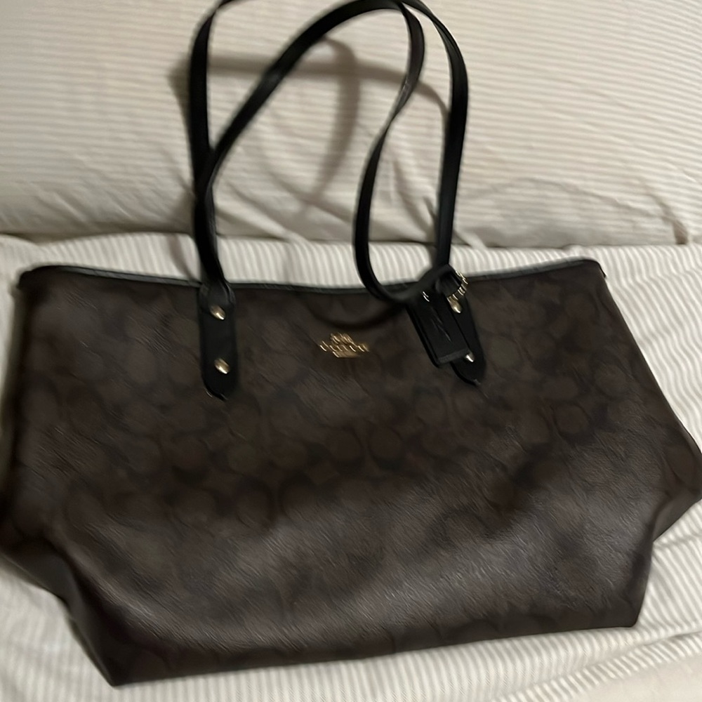 Coach Purse in great condition.